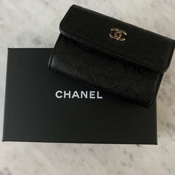 ❌SOLD ❌ CHANEL CAMEILLA CAVIAR 4 KEY RING HOLDER - Picture 2 of 7